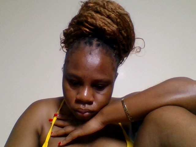 Ebonitah live cam on BongaCams