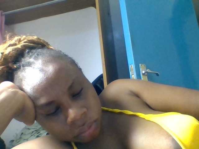 Ebonitah live cam on BongaCams