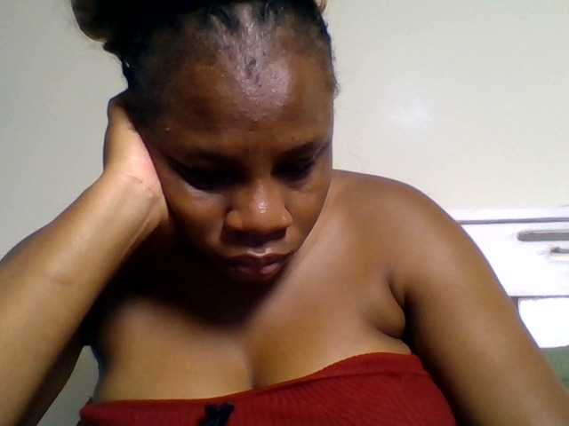 Ebonitah live cam on BongaCams