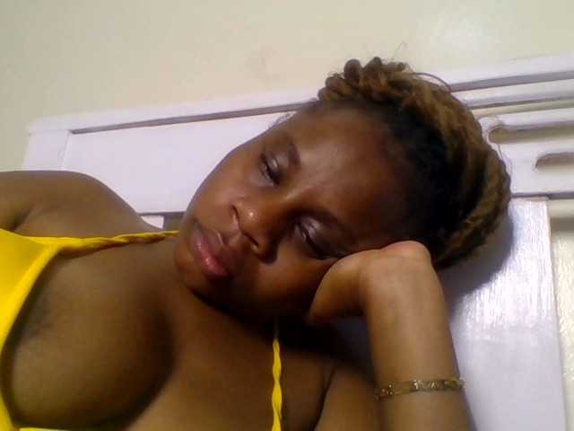 Ebonitah live cam on BongaCams