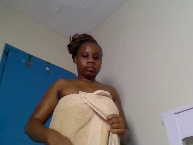 Ebonitah live cam on BongaCams