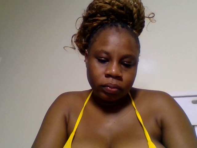 Ebonitah live cam on BongaCams