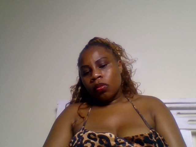 Ebonitah live cam preview