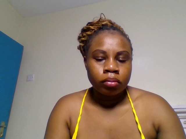 Ebonitah live cam on BongaCams