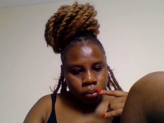 Ebonitah live cam on BongaCams