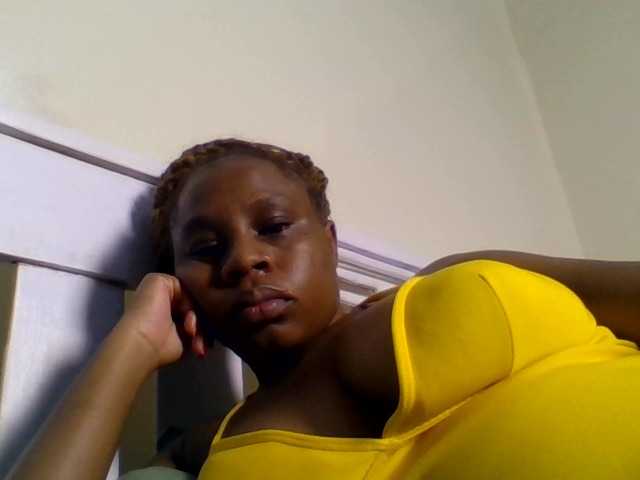 Ebonitah live cam on BongaCams