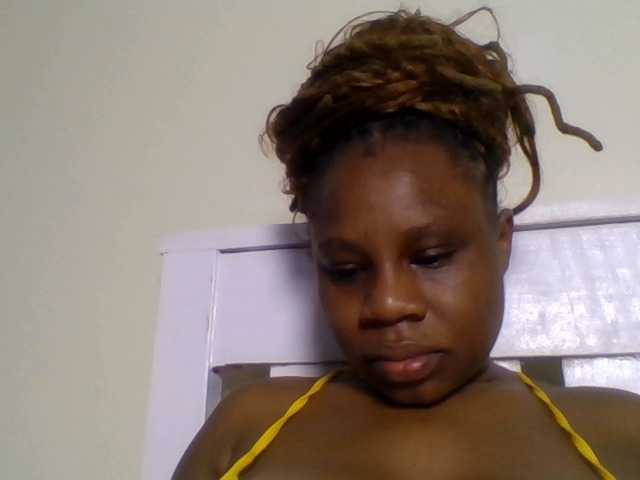 Ebonitah live cam on BongaCams