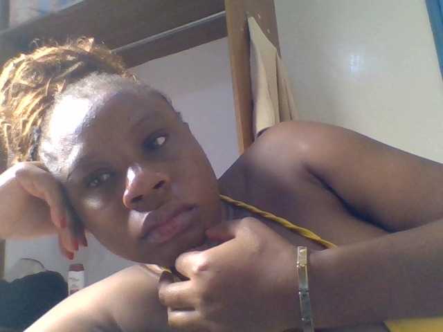 Ebonitah live cam on BongaCams