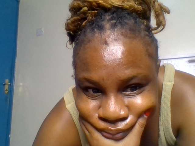 Ebonitah live cam on BongaCams