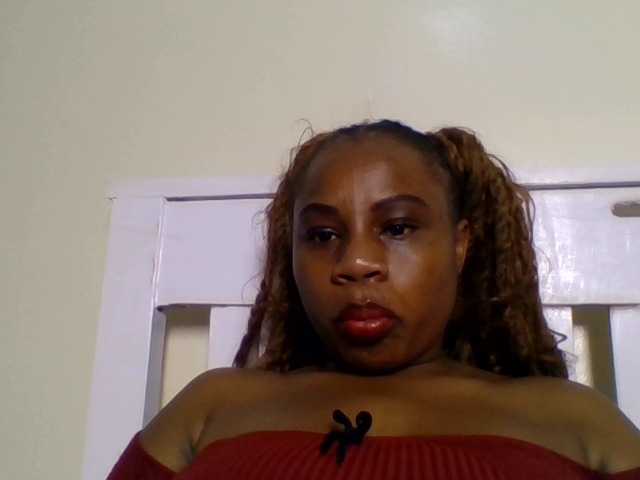 Ebonitah live cam preview