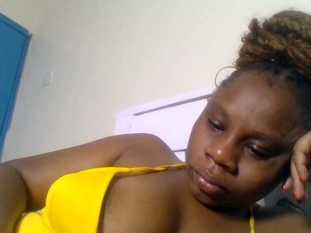 Ebonitah live cam on BongaCams