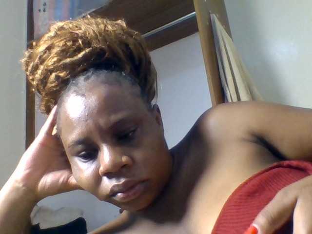 Ebonitah live cam on BongaCams
