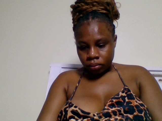 Ebonitah live cam on BongaCams