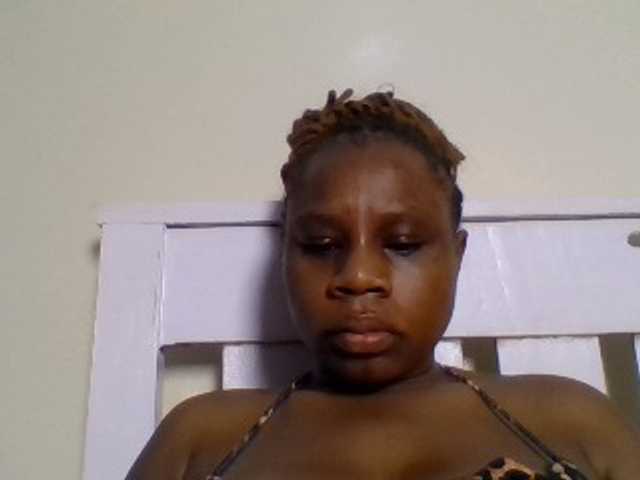 Ebonitah live cam on BongaCams