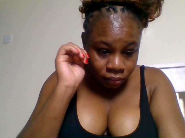 Ebonitah live cam on BongaCams