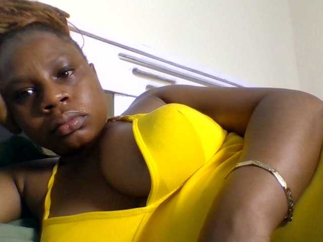 Ebonitah live cam preview