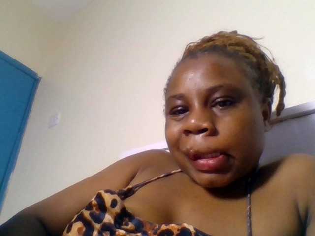 Ebonitah live cam on BongaCams