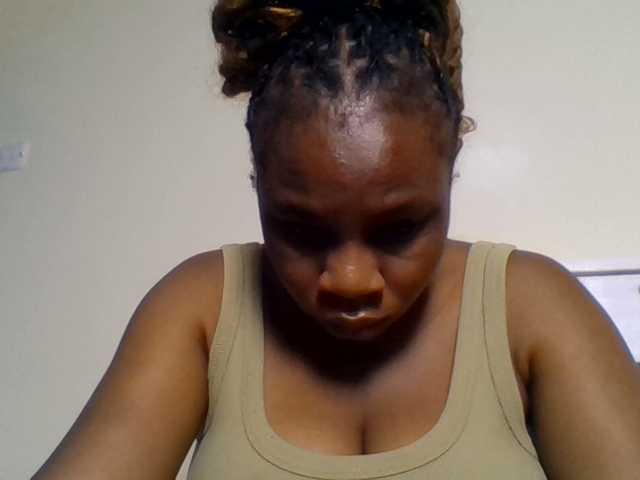 Ebonitah live cam on BongaCams