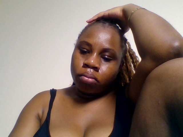 Ebonitah live cam on BongaCams