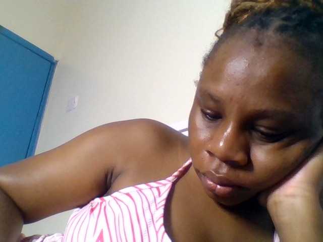 Ebonitah live cam on BongaCams