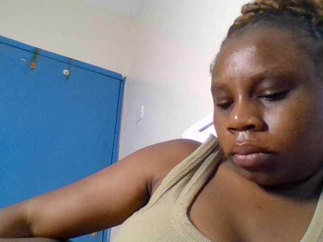 Ebonitah live cam on BongaCams