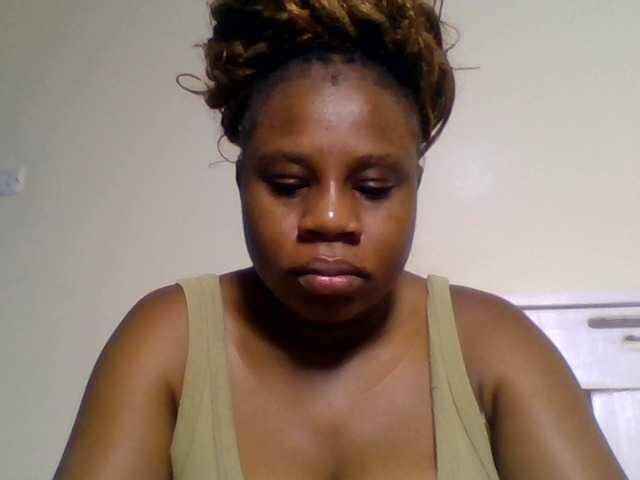 Ebonitah live cam on BongaCams