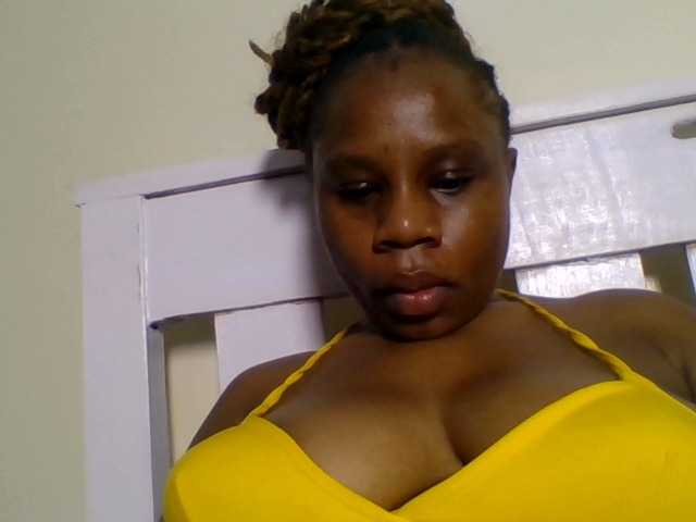Ebonitah live cam on BongaCams