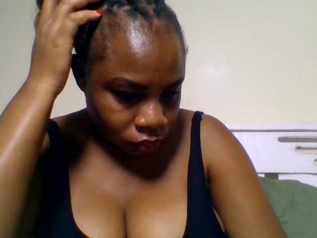 Ebonitah live cam on BongaCams