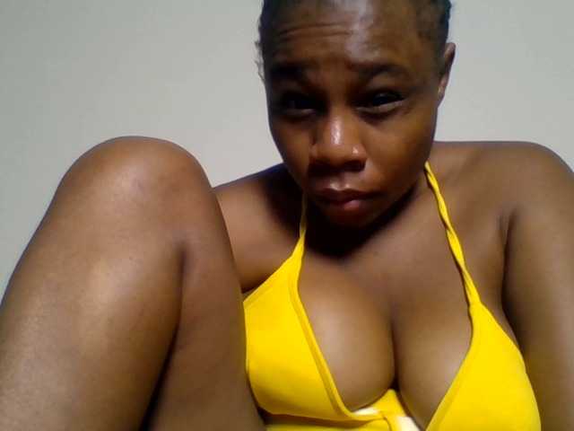 Ebonitah live cam on BongaCams