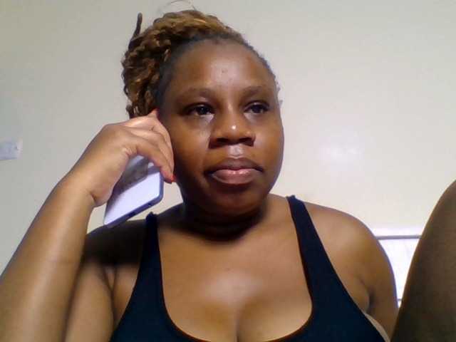 Ebonitah live cam on BongaCams