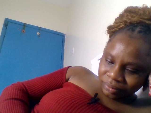 Ebonitah live cam on BongaCams