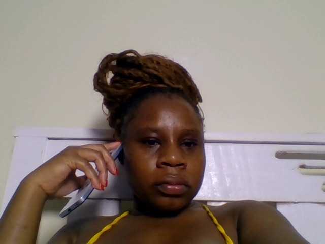 Ebonitah live cam on BongaCams