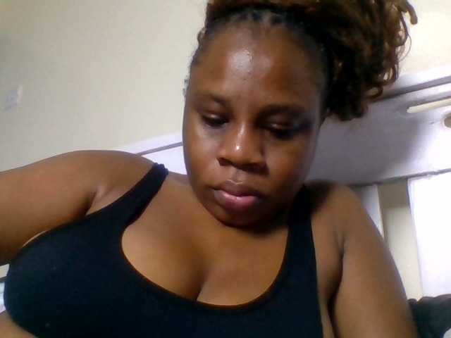 Ebonitah live cam on BongaCams