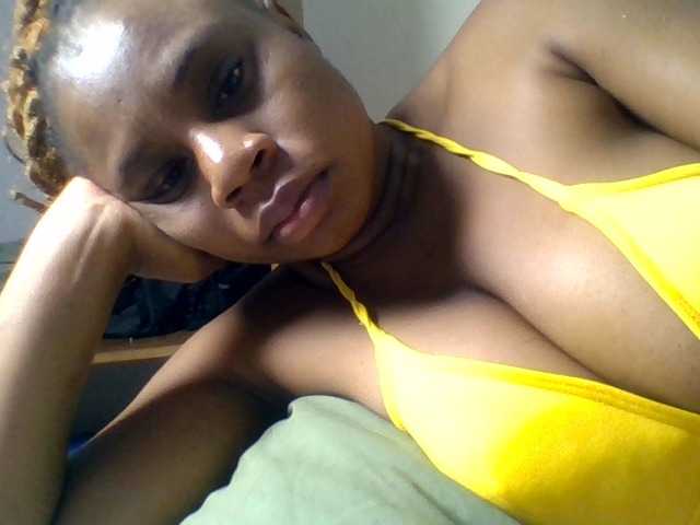 Ebonitah live cam on BongaCams