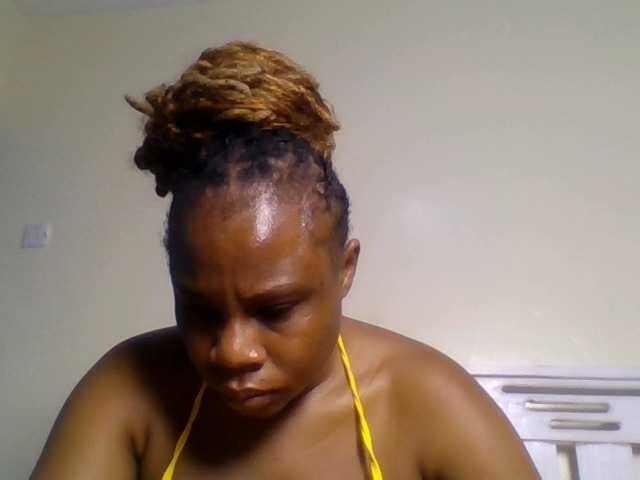 Ebonitah live cam on BongaCams
