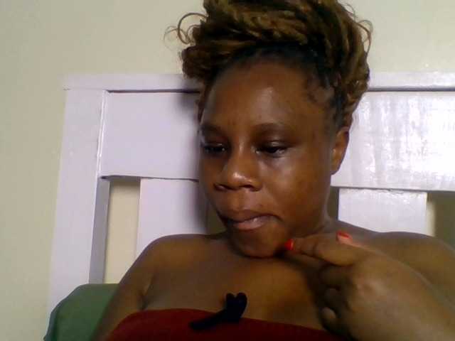 Ebonitah live cam on BongaCams