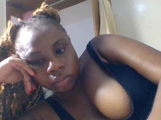 Ebonitah live cam on BongaCams
