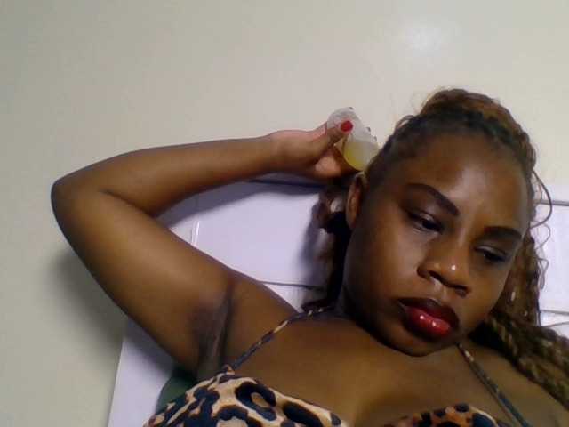Ebonitah live cam on BongaCams