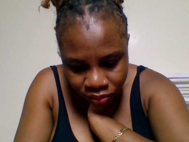 Ebonitah live cam on BongaCams