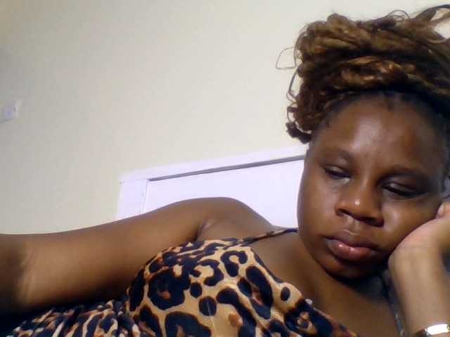Ebonitah live cam on BongaCams