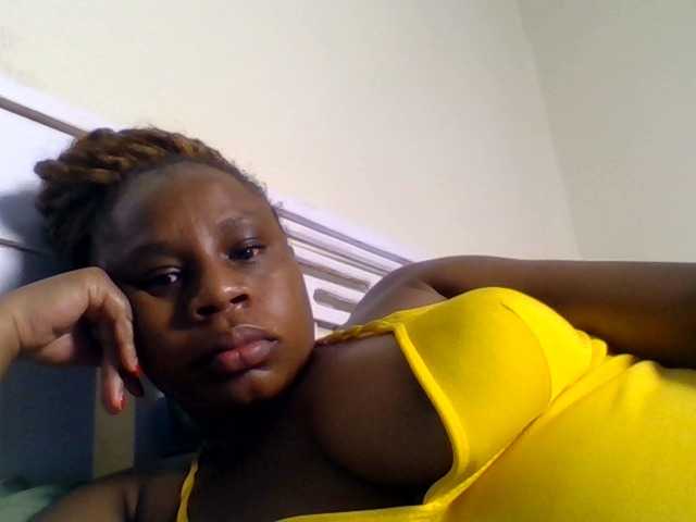 Ebonitah live cam on BongaCams