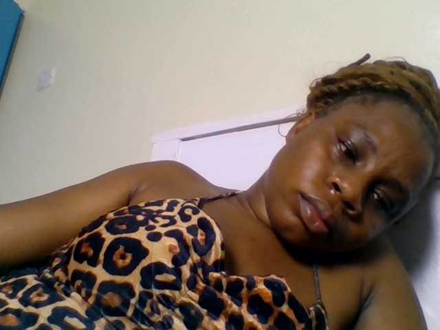 Ebonitah live cam on BongaCams