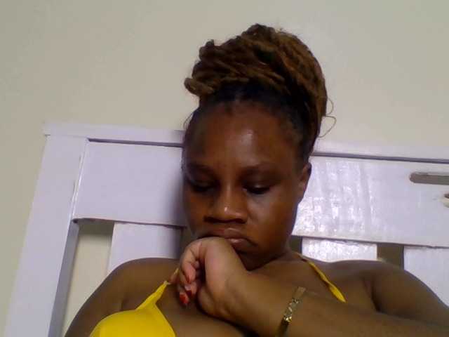 Ebonitah live cam on BongaCams