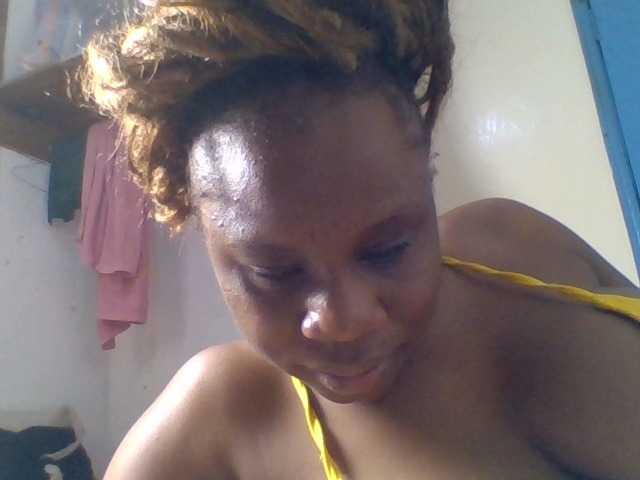 Ebonitah live cam on BongaCams