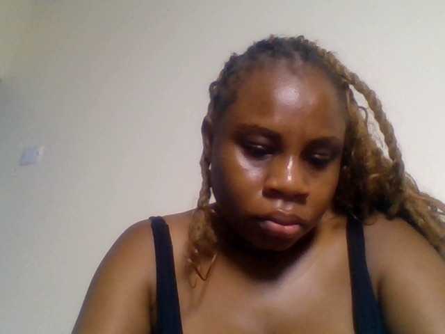 Ebonitah live cam on BongaCams