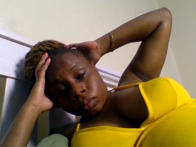 Ebonitah live cam on BongaCams