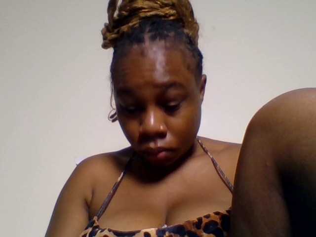 Ebonitah live cam on BongaCams