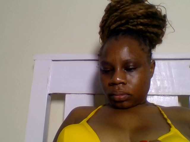 Ebonitah live cam on BongaCams