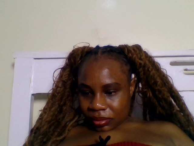 Ebonitah live cam on BongaCams
