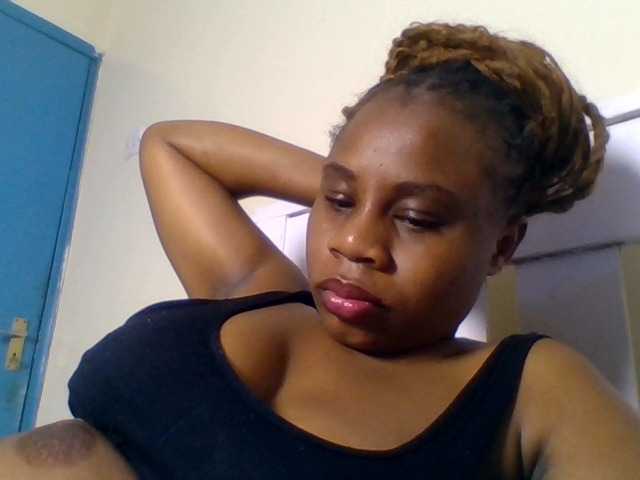 Ebonitah live cam on BongaCams